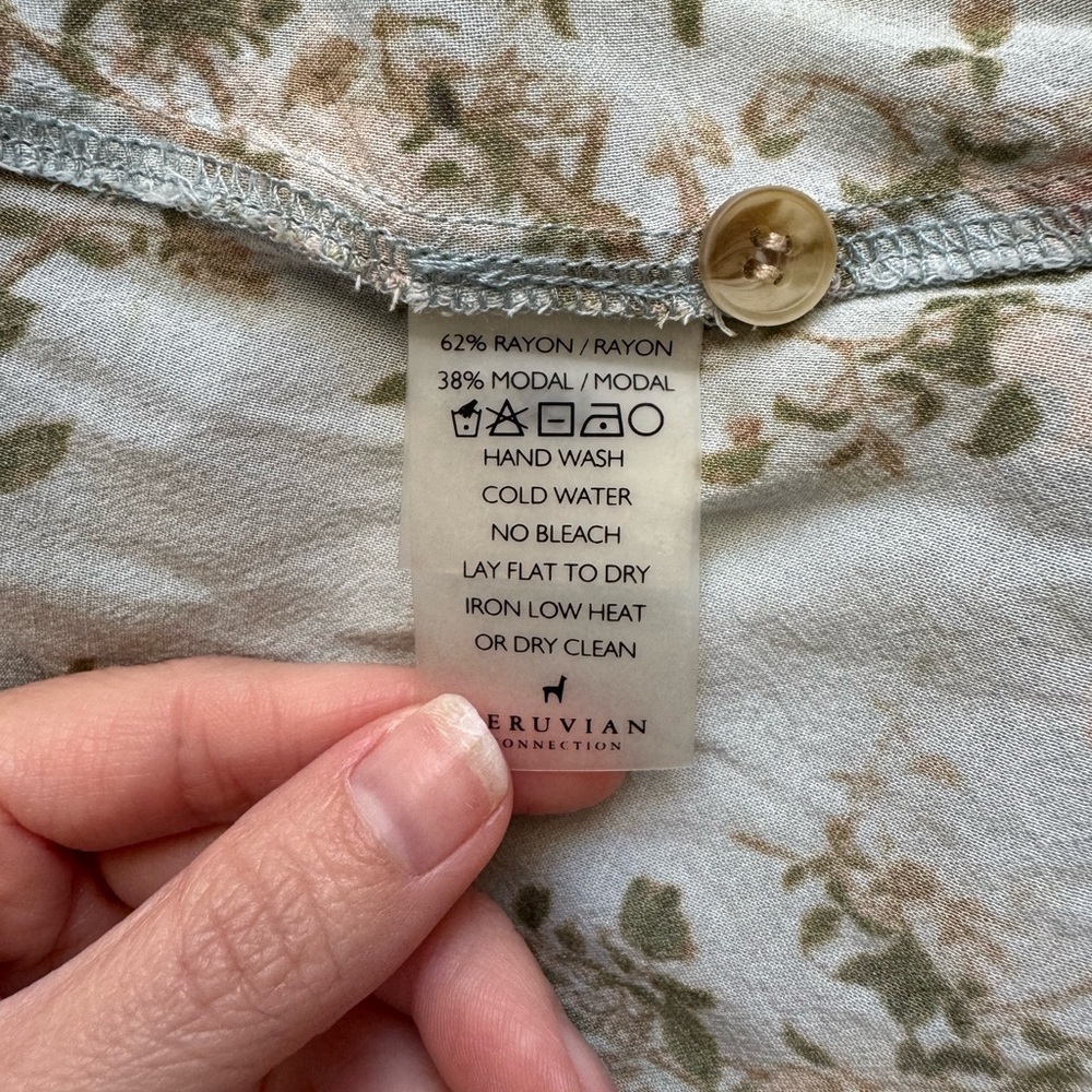 Peruvian Connection Floral Pleated Blouse Size Small - Picture 7 of 7